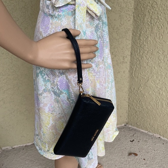 Michael Kors Jet Set Travel Large Travel CONTINENTAL Wristlet-Wallet - Picture 2 of 16